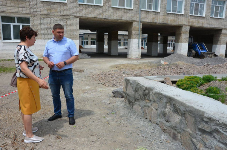 Школьные дворы благоустраивают (публикация в газете Новое время, тираж номер 25 (11603) от 21 июня 2024 года). Школьные дворы благоустраивают (публикация в газете Новое время, тираж номер 25 (11603) от 21 июня 2024 года).