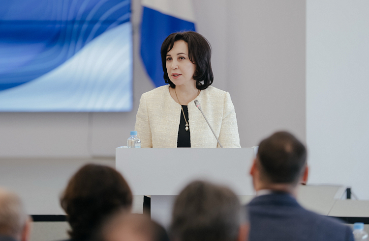 Вера Щербина: Мы начинаем работу по 12 национальным проектам в 2025 году в Приморье. Вера Щербина: Мы начинаем работу по 12 национальным проектам в 2025 году в Приморье.