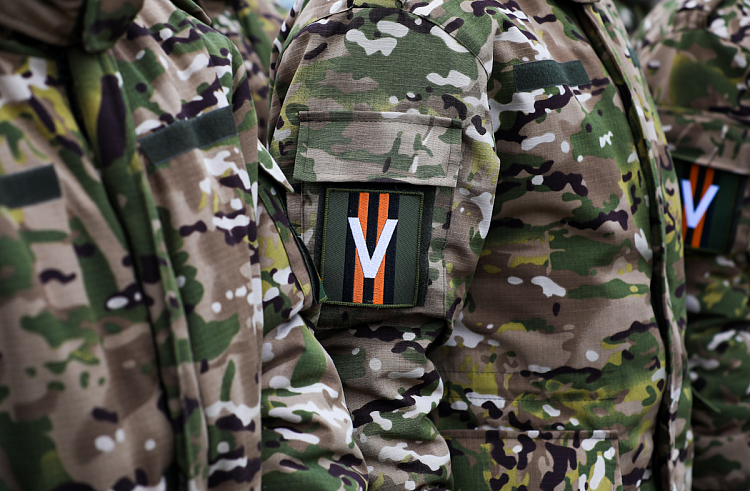 Горячая линия по вопросам поддержки участников СВО и их семей заработала в Приморье. Горячая линия по вопросам поддержки участников СВО и их семей заработала в Приморье.